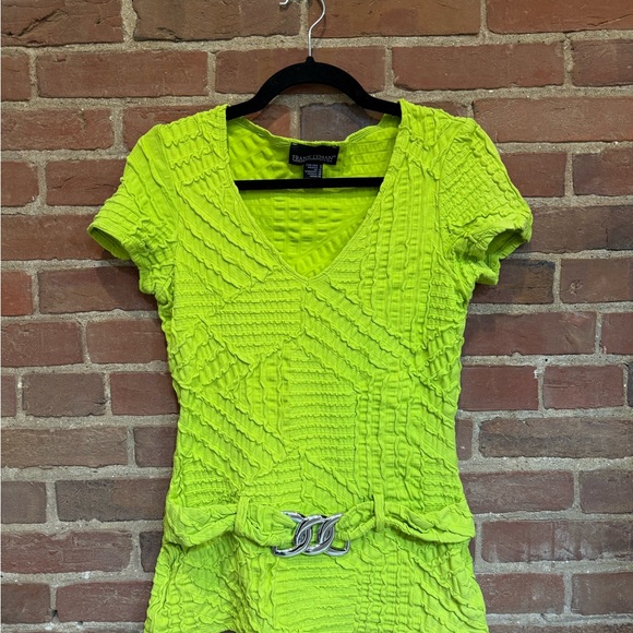 Frank Lyman Design Neon Green Textured Top - Picture 2 of 8